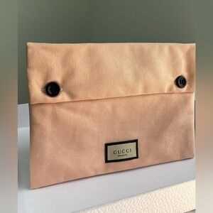 New,authentic Gucci Peach envelope Clutch Bag